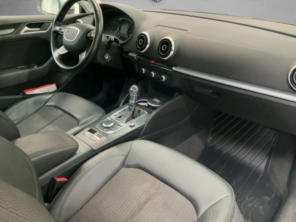 AUDI A3 III 2.0 TDI 150ch S-TRONIC AMBIENTE