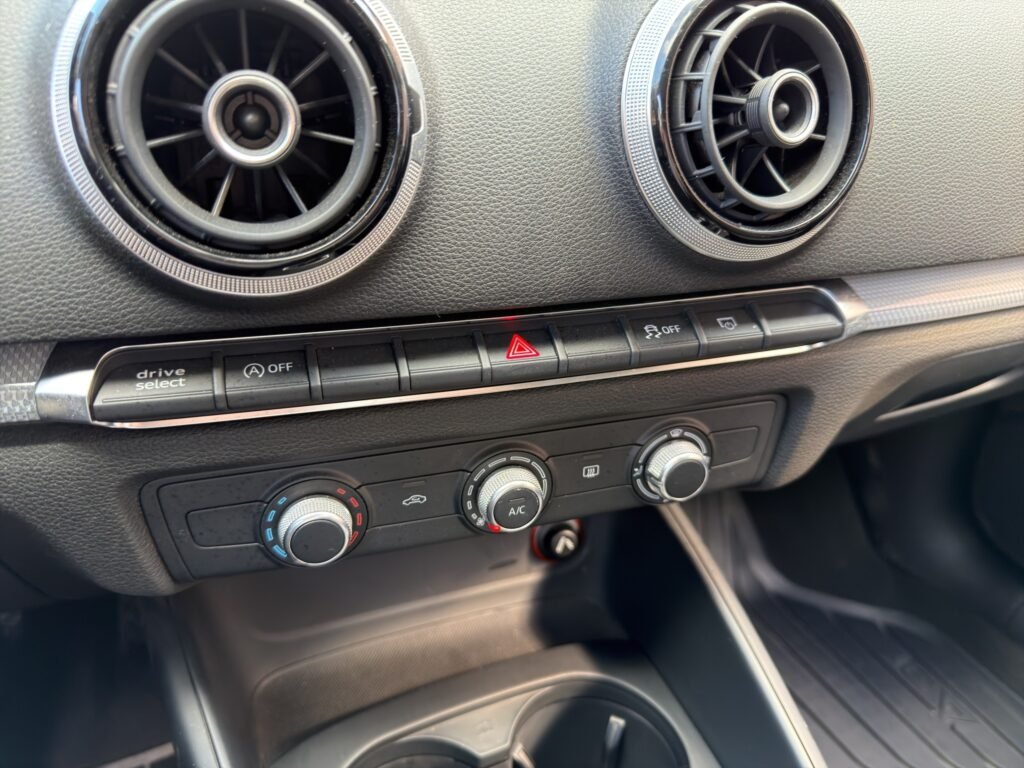 AUDI A3 III 2.0 TDI 150ch S-TRONIC AMBIENTE